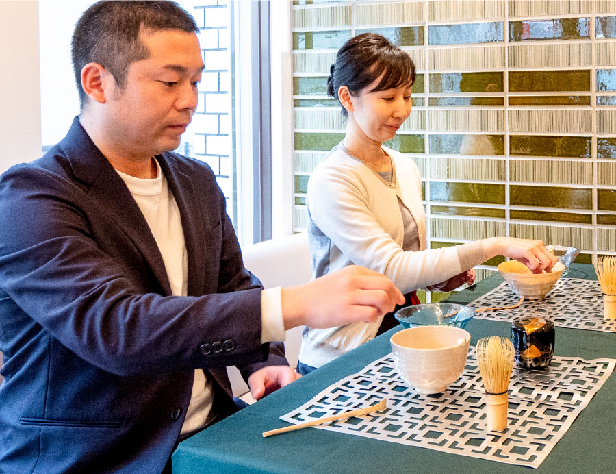 皆さんは本格的に茶道を習う前に簡単に体験したいという気持ちになったことはありませんか?